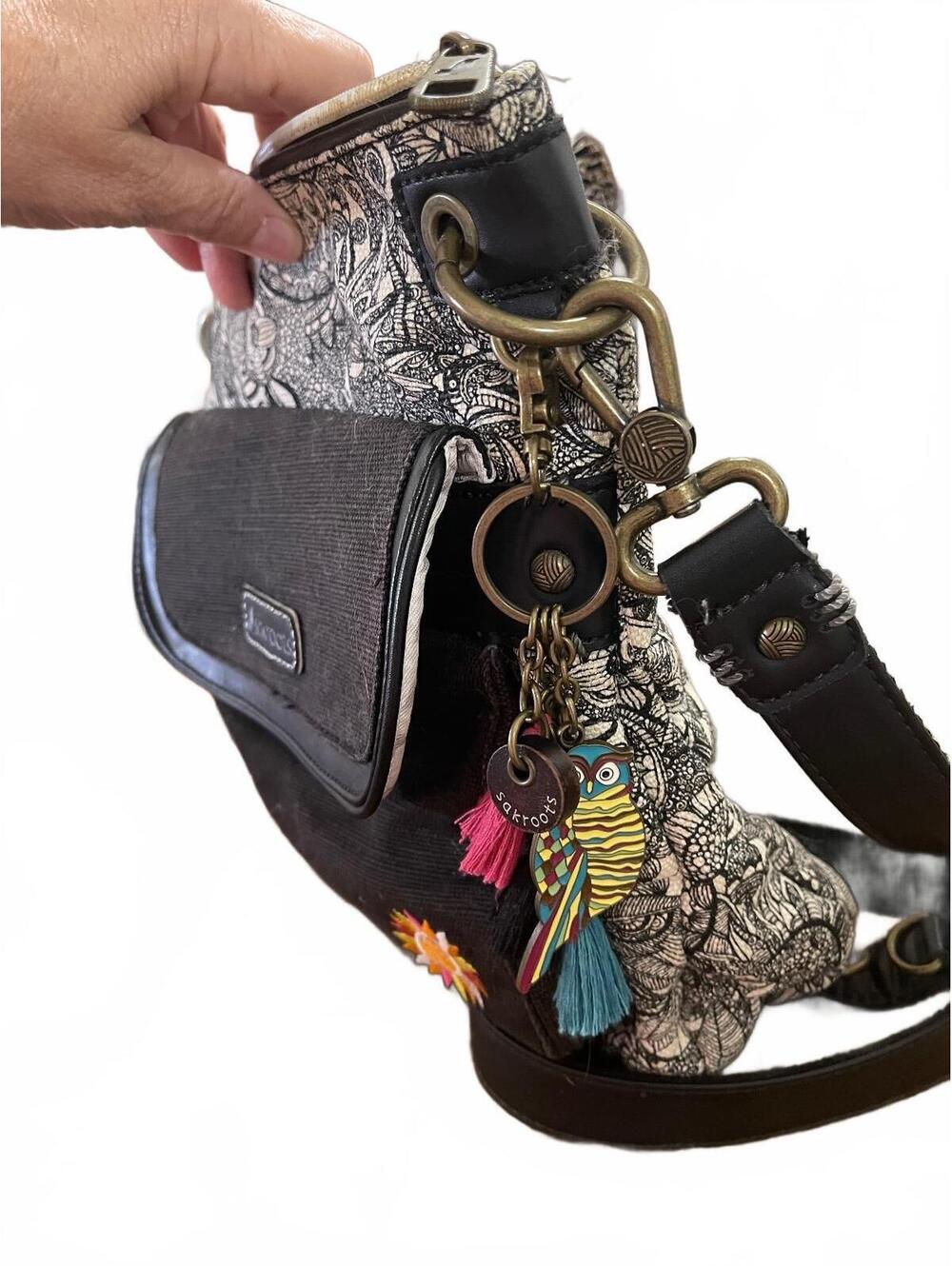 Sakroots Black and White Floral Crossbody Bag with Colorful Tassel Keychain - Picture 8 of 9